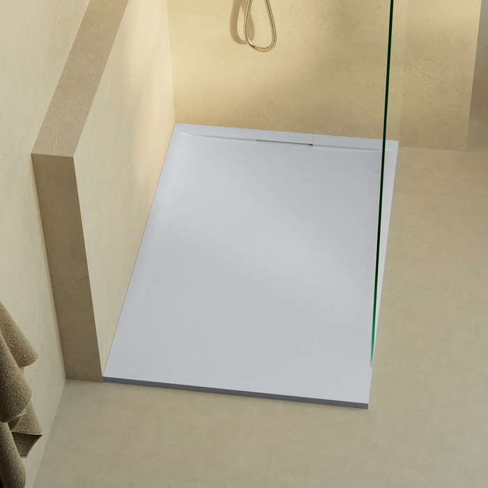 Receveur de douche extra plat 3 cm RAGNAR LAVABERG Gris RAL 7040 — installé dans une salle de bain moderne