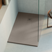 Receveur de douche extra plat 3 cm THOR LAVABERG Taupe RAL 7039 — installé dans une salle de bain moderne