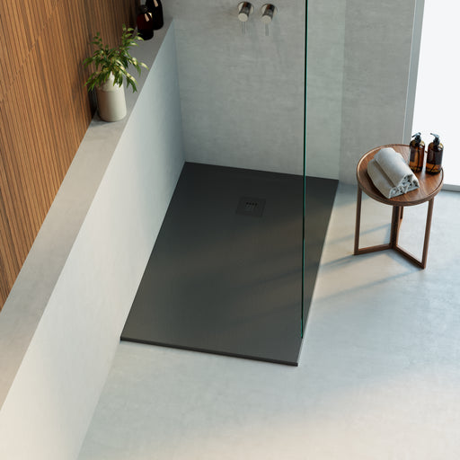 Receveur de douche extra plat 3 cm THOR LAVABERG Noir RAL 9005 — installé dans une salle de bain moderne