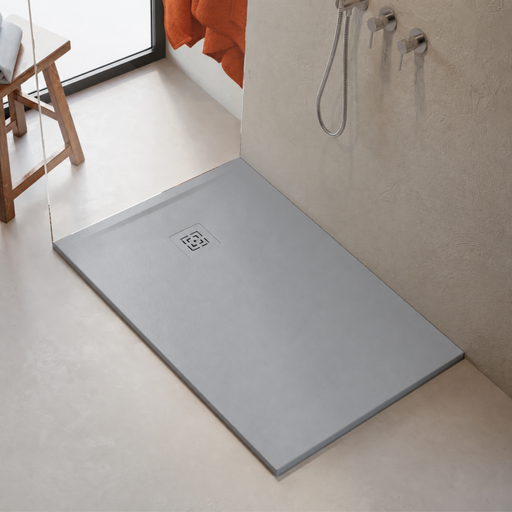 Receveur de douche HALDOR gris LAVABERG installé dans une salle de bain