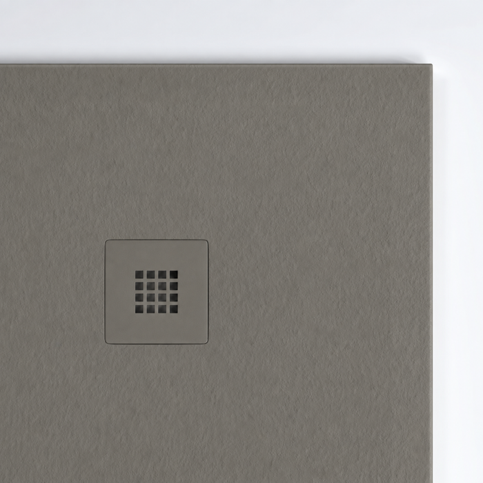 Détail de la surface et de la finition du receveur de douche THOR gris taupe LAVABERG